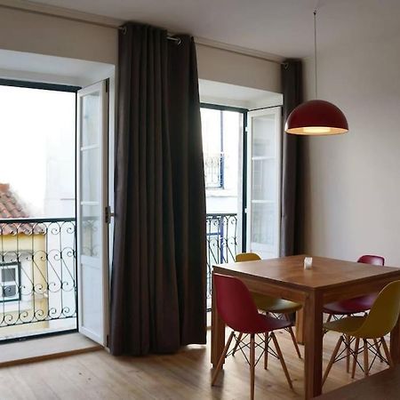 Two Bedroom Apt In Historic Location! Close To The River Lisbon Luaran gambar