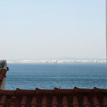 Two Bedroom Apt In Historic Location! Close To The River Lisbon Luaran gambar