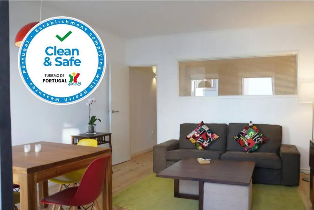 Two Bedroom Apt In Historic Location! Close To The River Lisbon Luaran gambar